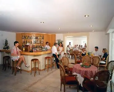 Heronissos فندق